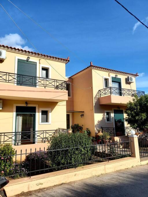 Balcony With A View - In The Heart Of The Village Mesotopos Extérieur photo